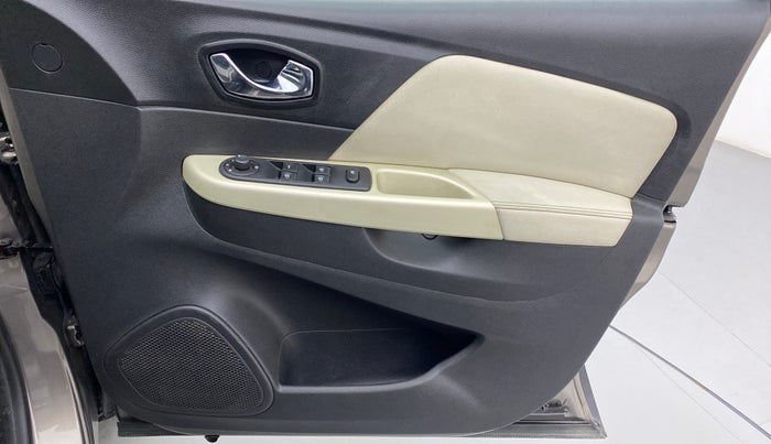 2017 Renault Captur 1.5 PLATINE DIESEL, Diesel, Manual, 52,588 km, Driver Side Door Panels Control
