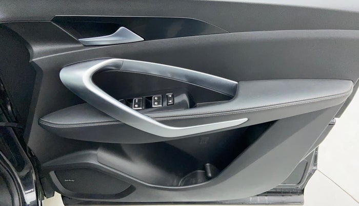2019 MG HECTOR SHARP DCT PETROL, Petrol, Automatic, 25,581 km, Driver Side Door Panels Control