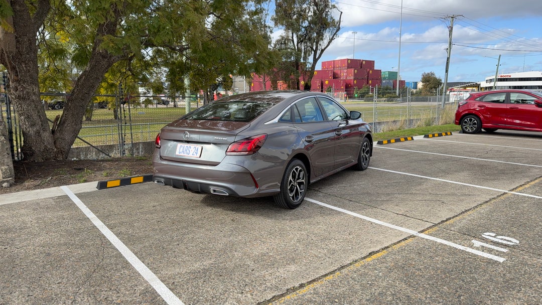 Right Back Diagonal (45- Degree) View