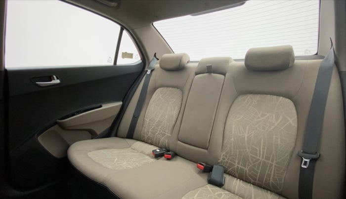 2016 Hyundai Xcent SX 1.2, Petrol, Manual, 28,661 km, Right Side Rear Door Cabin