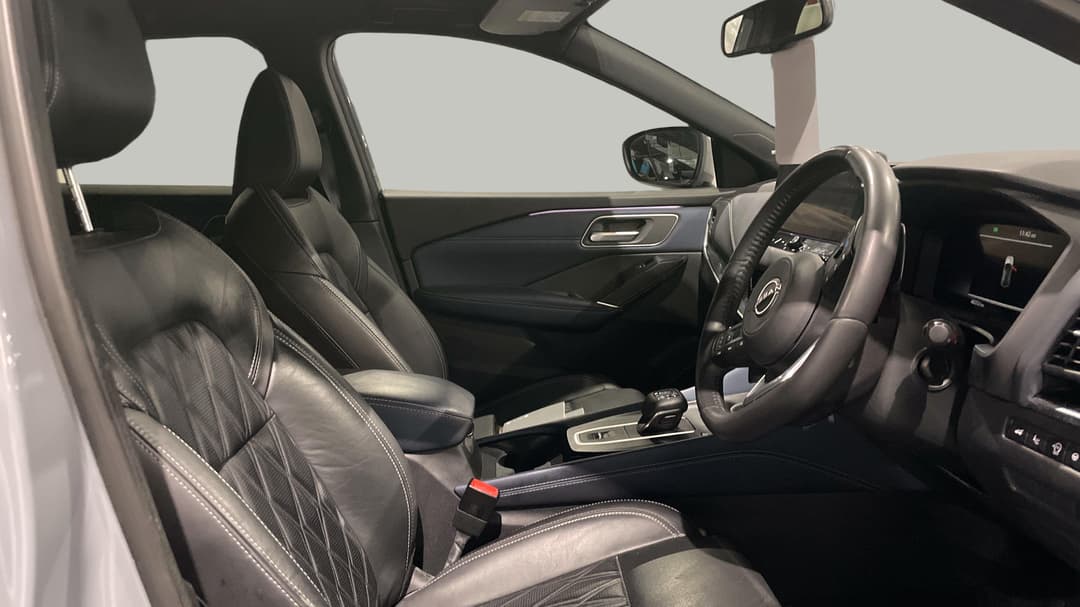 2023 Nissan Qashqai Ti, Automatic, 40252 km, Right Side Front Door Cabin View