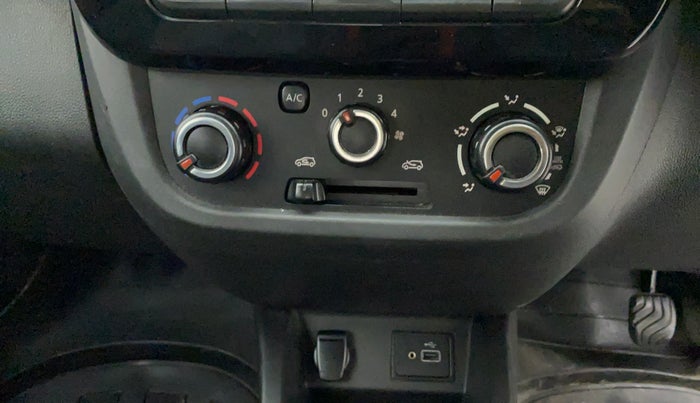 2020 Renault Kwid RXT 1.0 AMT (O), Petrol, Automatic, 27,200 km, Dashboard - Air Re-circulation knob is not working