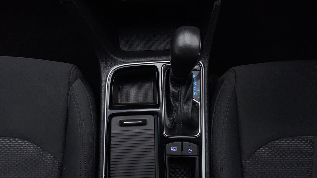 2019 Hyundai Sonata Active, Automatic, 44303 km, Gear Lever 