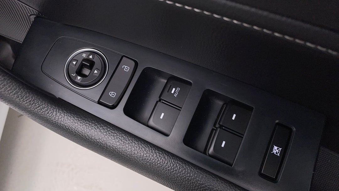 2019 Hyundai Sonata Active, Automatic, 44303 km, Drivers Side Door Panel Controls