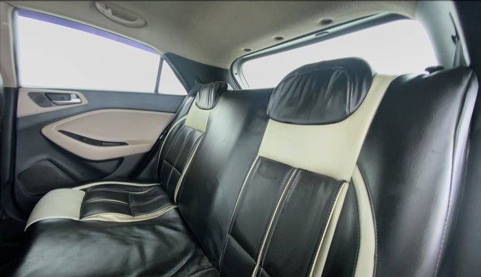 2015 Hyundai Elite i20 MAGNA 1.2, Petrol, Manual, 58,568 km, Right Side Rear Door Cabin