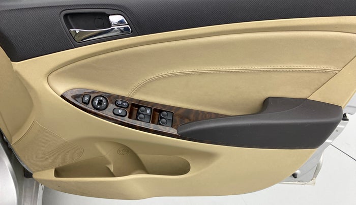 2012 Hyundai Verna FLUIDIC 1.6 SX VTVT, Petrol, Manual, 40,114 km, Driver Side Door Panels Control