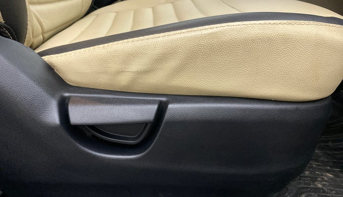 2019 Hyundai NEW SANTRO SPORTZ 1.1, Petrol, Manual, 15,368 km, Driver Side Adjustment Panel