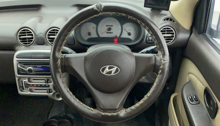 2014 Hyundai Santro Xing GL PLUS, Petrol, Manual, 1,00,072 km, Steering Wheel Close Up