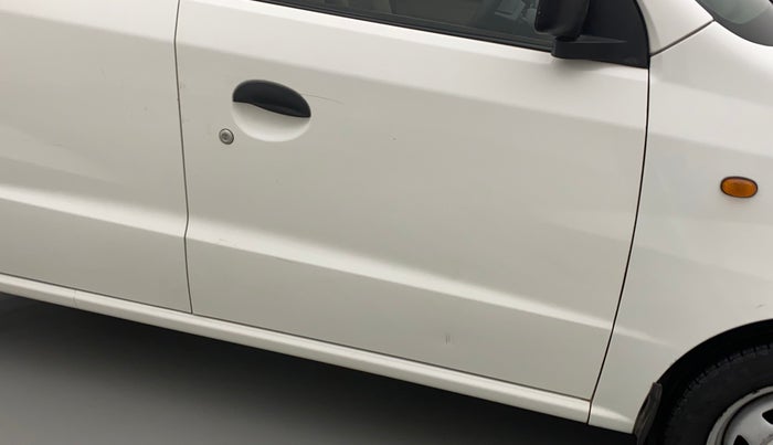 2014 Hyundai Santro Xing GL PLUS, Petrol, Manual, 1,00,072 km, Driver-side door - Minor scratches