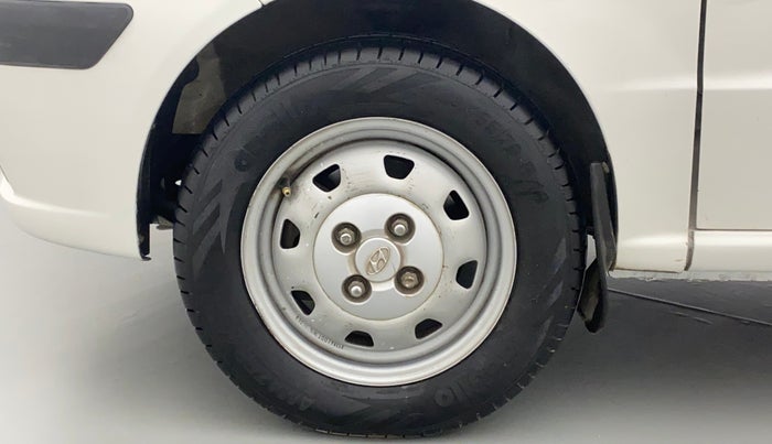 2014 Hyundai Santro Xing GL PLUS, Petrol, Manual, 1,00,072 km, Left Front Wheel