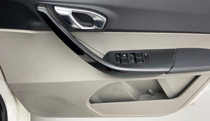 2018 Tata Tiago XZ PETROL, Petrol, Manual, 64,730 km, Driver Side Door Panels Control