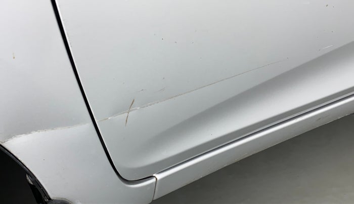 2015 Hyundai Eon ERA PLUS, Petrol, Manual, 14,727 km, Front passenger door - Minor scratches