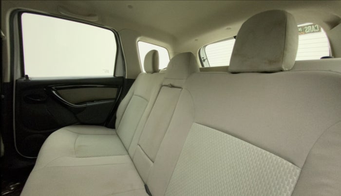 2015 Renault Duster RXL PETROL, Petrol, Manual, 56,809 km, Right Side Rear Door Cabin