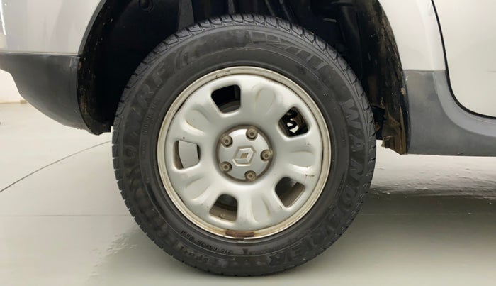 2015 Renault Duster RXL PETROL, Petrol, Manual, 56,809 km, Right Rear Wheel