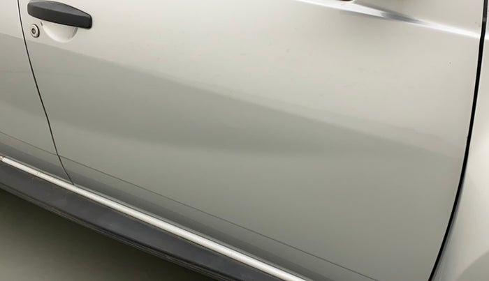 2015 Renault Duster RXL PETROL, Petrol, Manual, 56,809 km, Driver-side door - Slightly dented