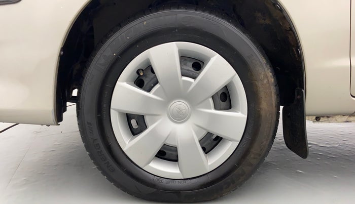 2009 Toyota Innova 2.5 G4 8 STR, Diesel, Manual, 1,82,019 km, Left Front Wheel