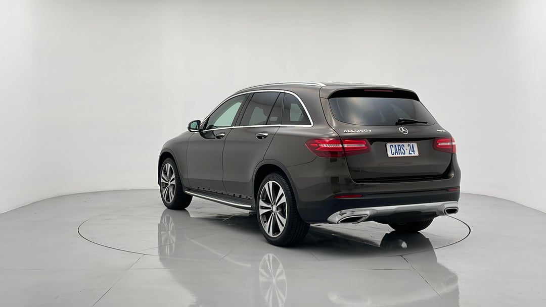 Left Back Diagonal (45- Degree) View