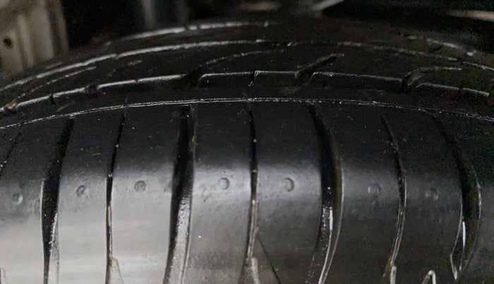 2013 Maruti Zen Estilo LXI, Petrol, Manual, 52,164 km, Left Rear Tyre Tread