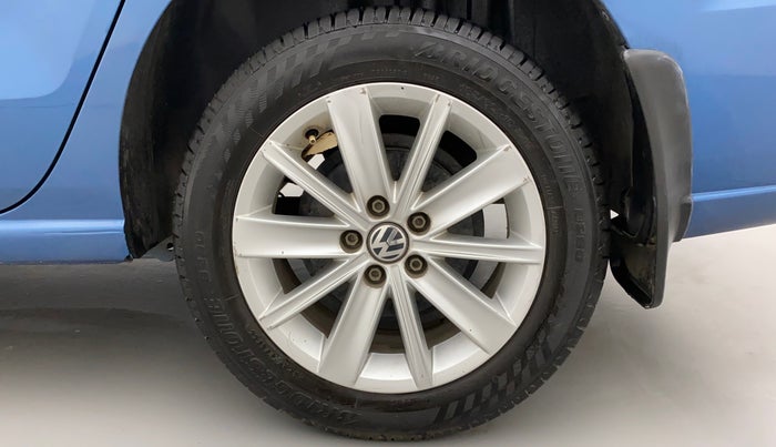 2017 Volkswagen Vento HIGHLINE PETROL AT, Petrol, Automatic, 71,715 km, Left Rear Wheel