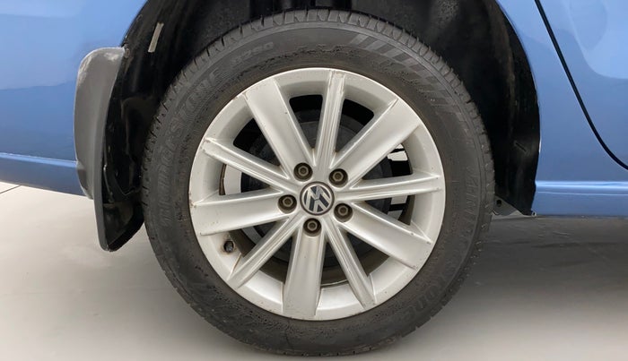 2017 Volkswagen Vento HIGHLINE PETROL AT, Petrol, Automatic, 71,715 km, Right Rear Wheel