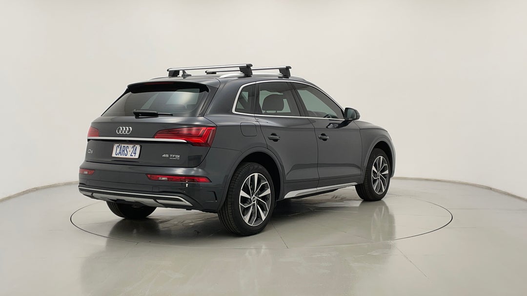 Right Back Diagonal (45- Degree) View