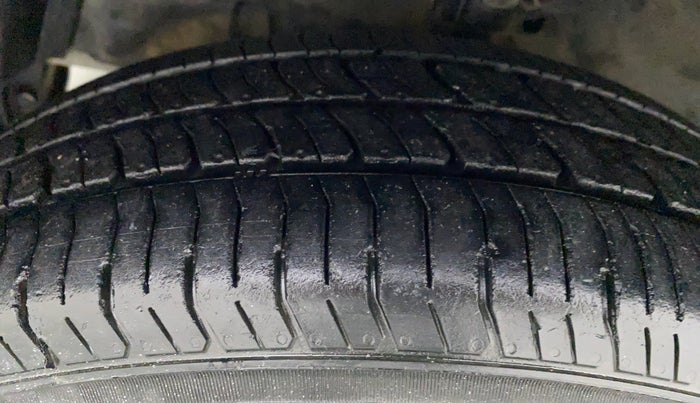 2013 Maruti Swift Dzire VDI, Diesel, Manual, 69,656 km, Left Front Tyre Tread