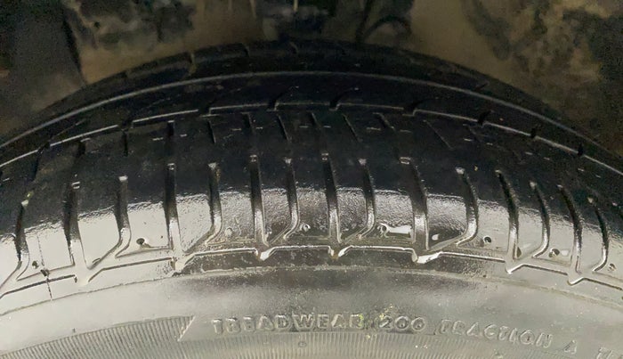 2015 Hyundai Elite i20 ASTA 1.2, Petrol, Manual, 71,871 km, Left Front Tyre Tread