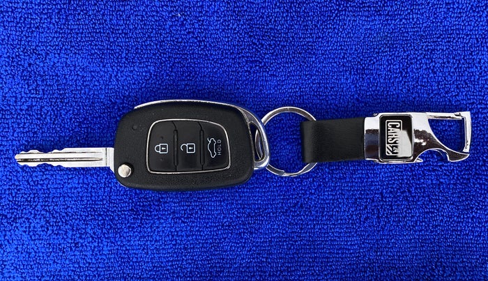 2017 Hyundai New Elantra 2.0 S MT, Petrol, Manual, 33,377 km, Key Close Up