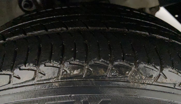 2018 Mahindra KUV 100 NXT K8 D 6 SEATER, Diesel, Manual, 20,768 km, Left Front Tyre Tread