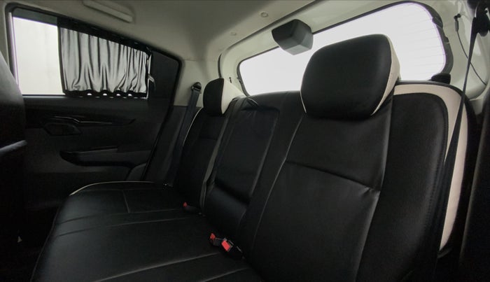 2018 Mahindra KUV 100 NXT K8 D 6 SEATER, Diesel, Manual, 20,768 km, Right Side Rear Door Cabin