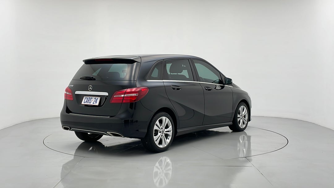 Right Back Diagonal (45- Degree) View