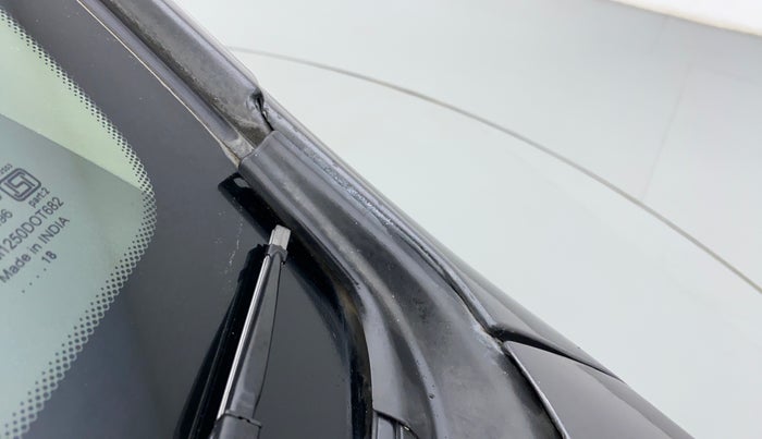 2012 Hyundai i10 ERA 1.1 IRDE, Petrol, Manual, 51,303 km, Bonnet (hood) - Cowl vent panel has minor damage