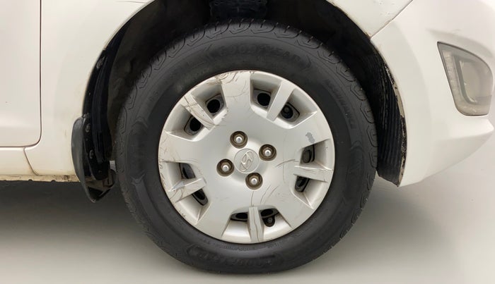 2013 Hyundai i20 MAGNA (O) 1.4 CRDI, Diesel, Manual, 94,378 km, Right Front Wheel
