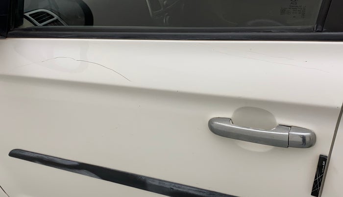2013 Hyundai i20 MAGNA (O) 1.4 CRDI, Diesel, Manual, 94,378 km, Front passenger door - Minor scratches