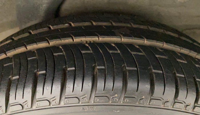 2013 Hyundai i20 MAGNA (O) 1.4 CRDI, Diesel, Manual, 94,378 km, Left Rear Tyre Tread