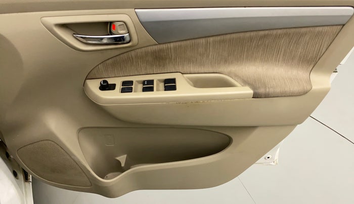 2014 Maruti Ertiga VXI CNG, CNG, Manual, 60,962 km, Driver Side Door Panels Control