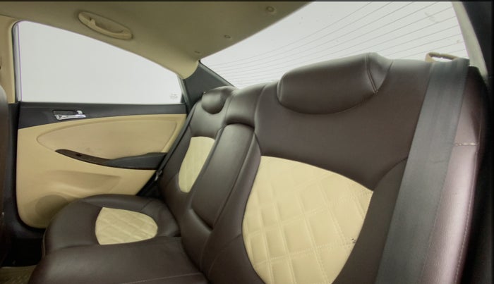 2013 Hyundai Verna FLUIDIC 1.6 EX VTVT, CNG, Manual, 99,128 km, Right Side Rear Door Cabin