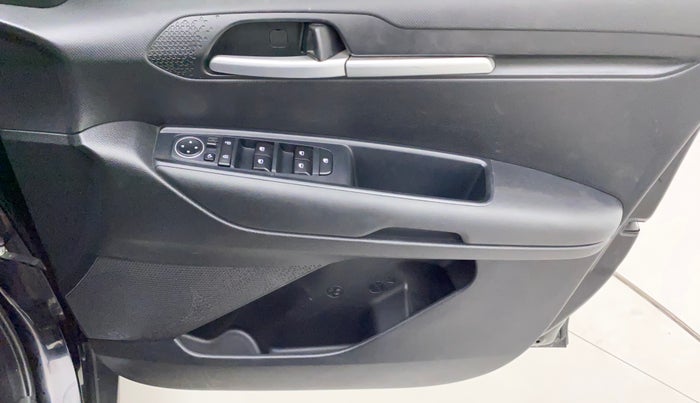 2020 KIA SONET HTK PLUS 1.5 AT, Diesel, Automatic, 35,139 km, Driver Side Door Panels Control