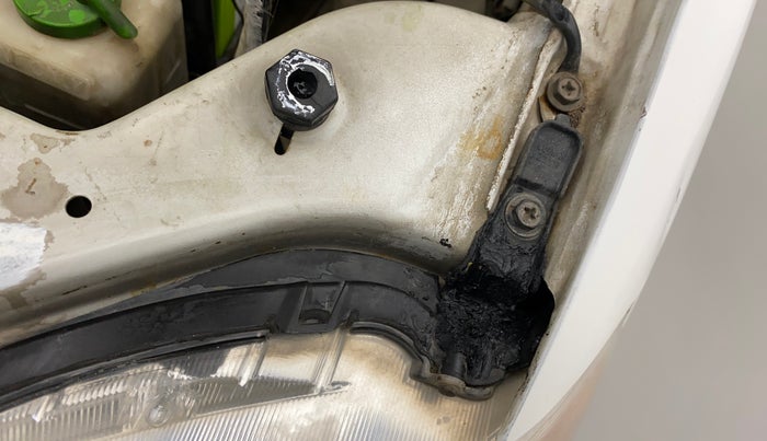 2011 Maruti Alto K10 VXI, Petrol, Manual, 88,140 km, Left headlight - Clamp has minor damage
