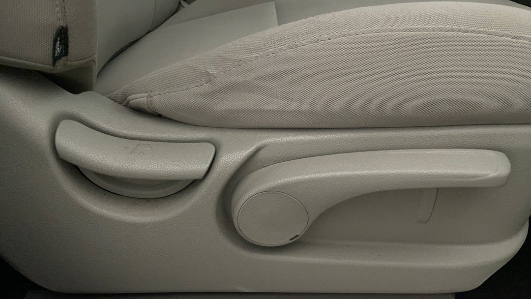 2019 Kia Carnival S, Automatic, 91741 km, Drivers Side Adjustment Panel