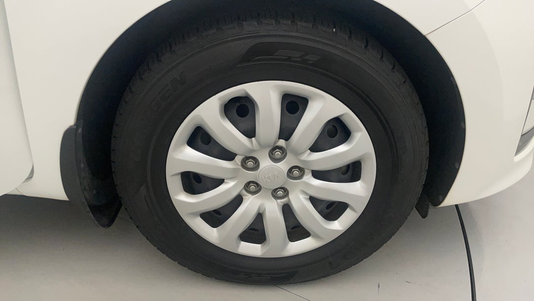 2019 Kia Carnival S, Automatic, 91741 km, Right Front Wheel