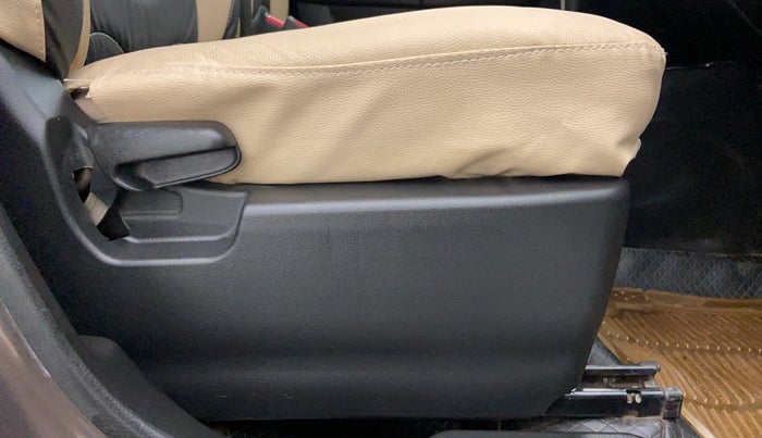 2018 Maruti Wagon R 1.0 VXI AMT, Petrol, Automatic, 67,522 km, Driver Side Adjustment Panel