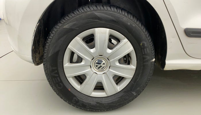 2010 Volkswagen Polo TRENDLINE 1.2L PETROL, Petrol, Manual, 1,02,504 km, Right Rear Wheel