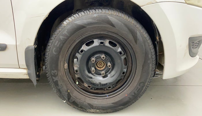 2010 Volkswagen Polo TRENDLINE 1.2L PETROL, Petrol, Manual, 1,02,504 km, Right Front Wheel
