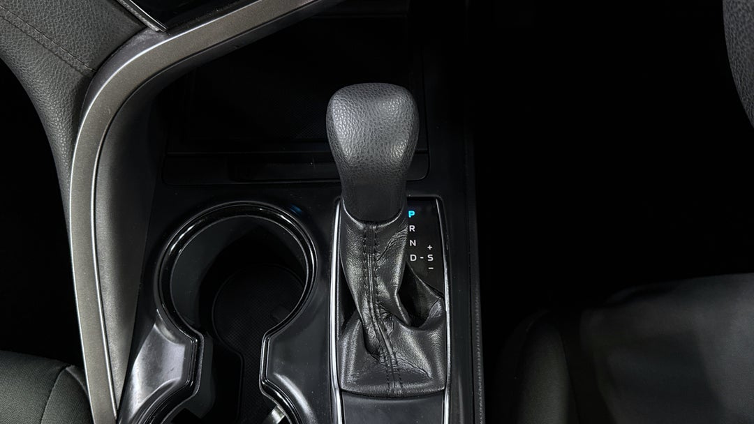 2019 Toyota Camry Ascent, Automatic, 95702 km, Gear Lever 