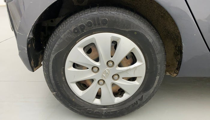 2011 Hyundai i10 MAGNA 1.2, Petrol, Manual, 1,20,084 km, Right Rear Wheel