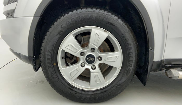 2014 Mahindra XUV500 W8 FWD, Diesel, Manual, 60,123 km, Left Front Wheel