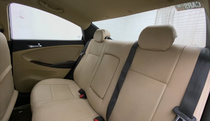 2014 Hyundai Verna FLUIDIC 1.6 VTVT SX, Petrol, Manual, 56,918 km, Right Side Rear Door Cabin