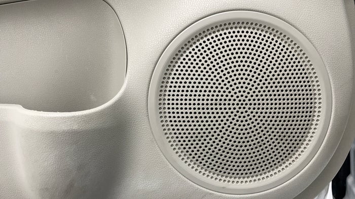 Nissan Sunny-Speakers
