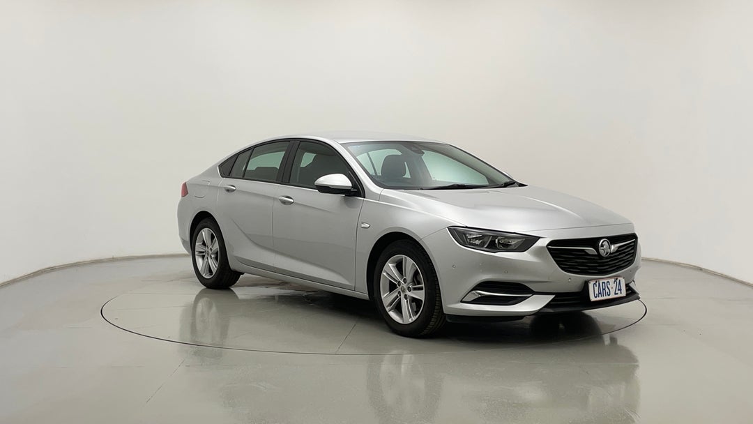 2020 Holden Commodore Lt, Automatic, 31395 km, Right Front Diagonal (45- Degree) View